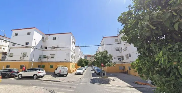 SE VENDE PISO OKUPADO en Calle CANDELAS Nº 11 Sevilla (Sevilla) — 3