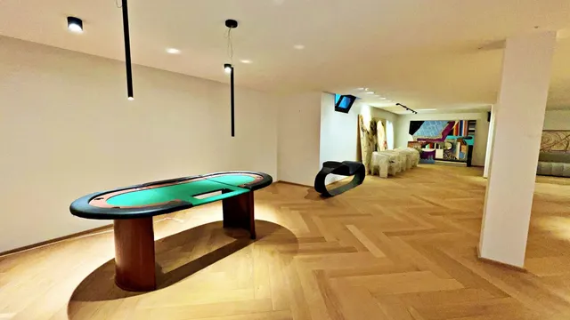 Chalet 5 habitaciones 639m² en venta - Costa del Sol — 28