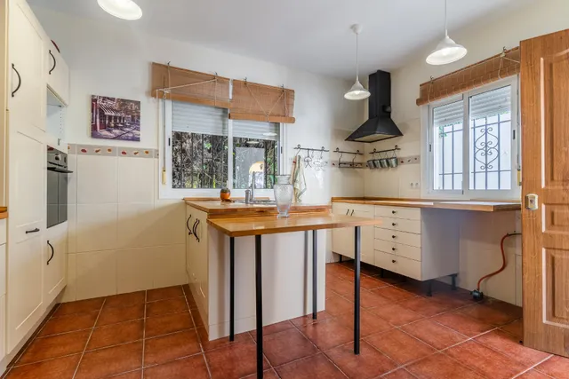 CASA CON AMPLIO JARDÍN EN CANTARRANAS — 33