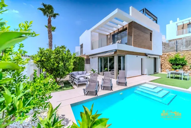 Villa 3 habitaciones 193m² en venta - PAU 8