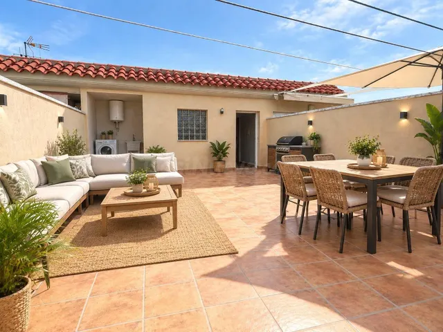EL MEDITERRÁNEO A TUS PIES: DÚPLEX CON 2 TERRAZAS Y VISTAS A