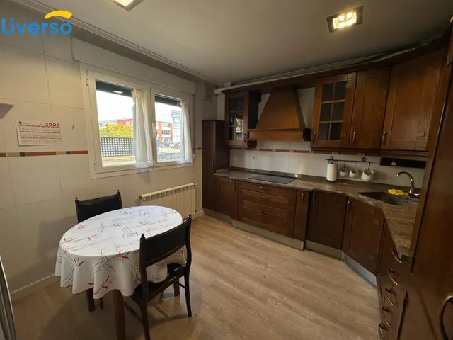 VENDEMOS EXPECTACULA CHALET CON MERENDERO, GARAJE DOBLE, habitación DE JUEGOS  MAGNICO VESTIDOR, Y MUCHO MÁS EN BRIVIESCA. — 12