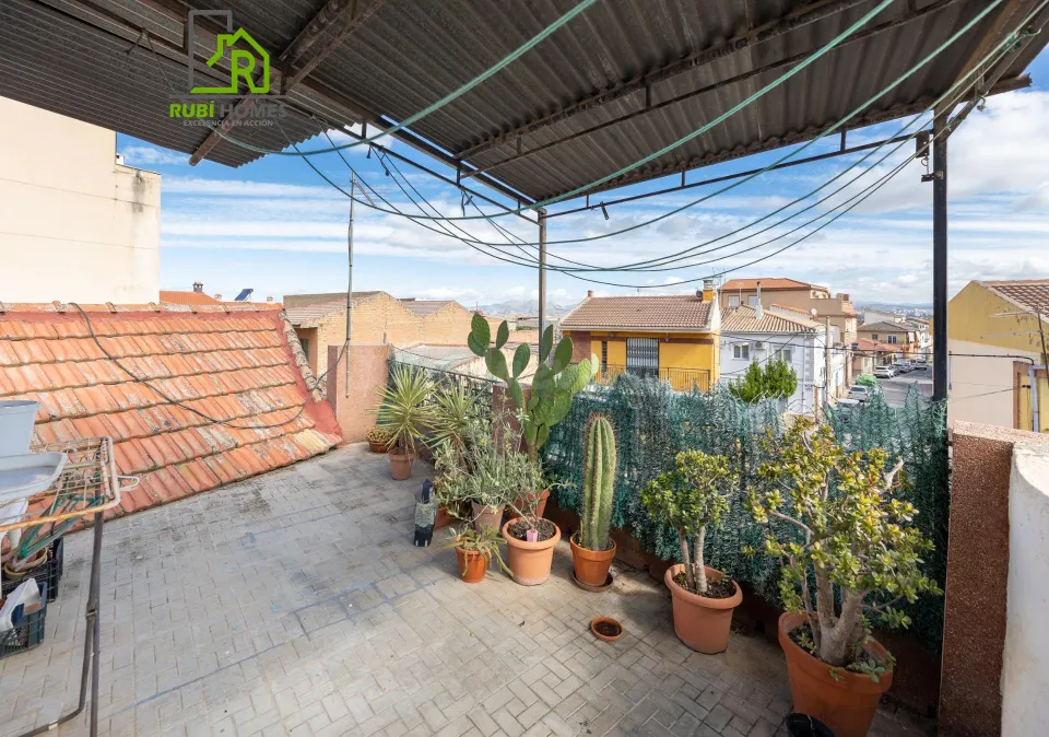 CASA EN VENTA - ARMILLA