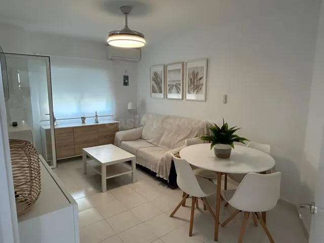 Apartamento de Alquiler en Primera Línea de Playa, (Mezquiti - foto 2