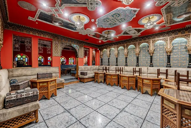RESTAURANTE CALLE BERNARDINO OBREGÓN — 11
