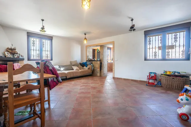 Casa con parcela en perfecto estado — 25