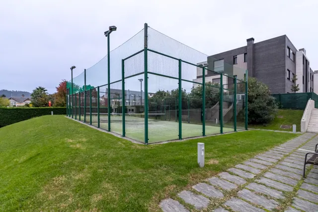 Bajo exterior con dos terrazas, garaje y trastero en urbanización con piscina y pista de tenis – San Román, Santander — 29