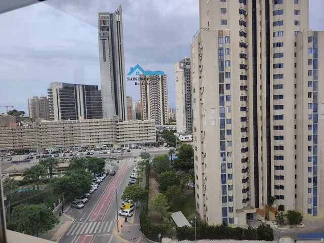 Luminoso piso con terraza y piscina cerca de Poniente. — 14