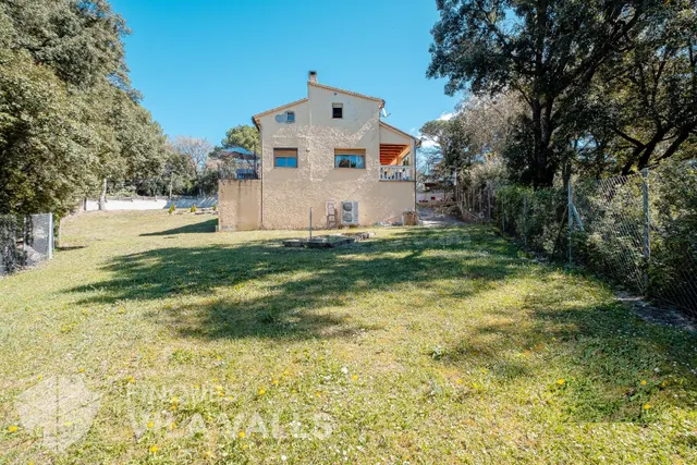Casa independiente con gran parcela en Sant Quirze Safaja - foto 3
