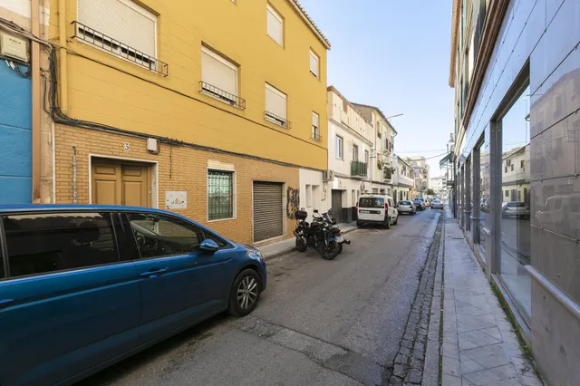 Piso para reformar junto a Avenida Dílar — 20