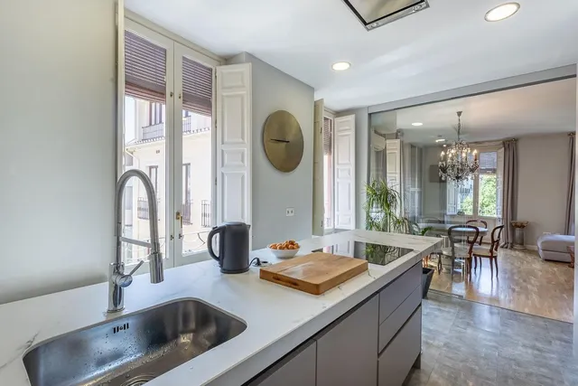 Exclusivo Piso Dúplex en el Corazón de Granada — 9