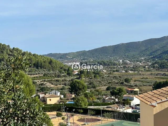Parcela urbanizable a la venta en Alcalali. — 13