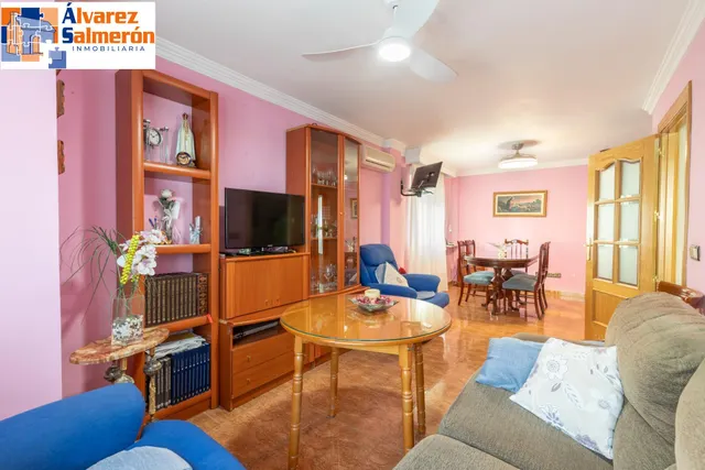 Casa independiente a 5 minutos de Granada en buen estado para entrar a vivir — 28