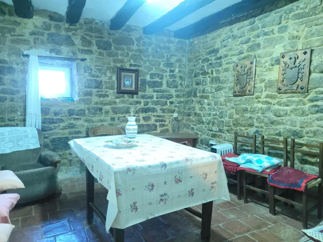CASA CON CORRAL y TERRENO EN SAN MARTÍN DE UNX — 22