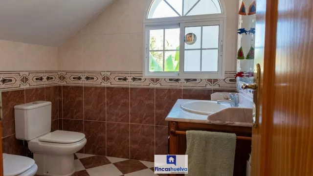 Chalet independiente de esquina con piscina y terraza con vistas al mar en El Rompido Cartaya, Huelva. — 26