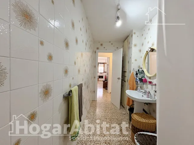 OPORTUNIDAD DE INVERSIÓN! EXTERIOR CON BALCÓN Y GARAJE — 34