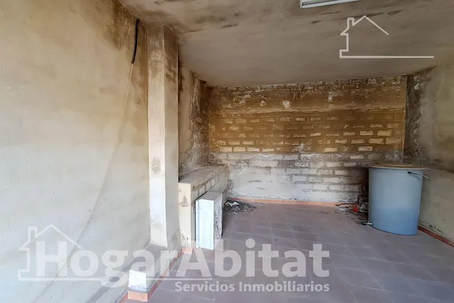 ¡OPORTUNIDAD INCREÍBLE! TERRENO URBANO AMPLIO Y CON COCHERA — 13