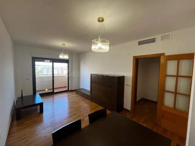 Venta de piso en Juan de Borbón, junto a parada tranvía - foto 2