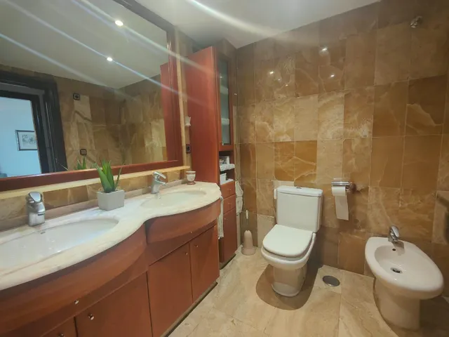SE VENDE ELEGANTE Y GRAN VIVIENDA FRENTE A PUERTO DEPORTIVO - ALICANTE — 30