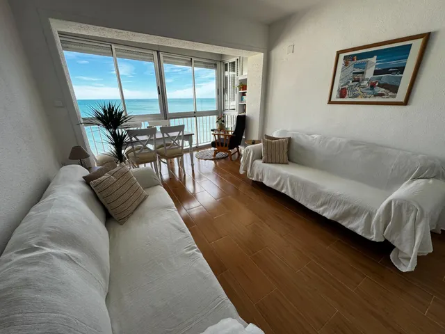 Apartamento frontal al mar completamente reformado — 8