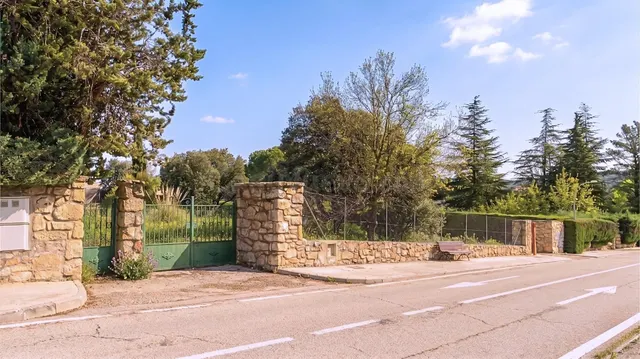 EXCLUSIVE URBAN PLOT IN LOS JARALES – GALAPAGAR/TORRELODONES - foto 4