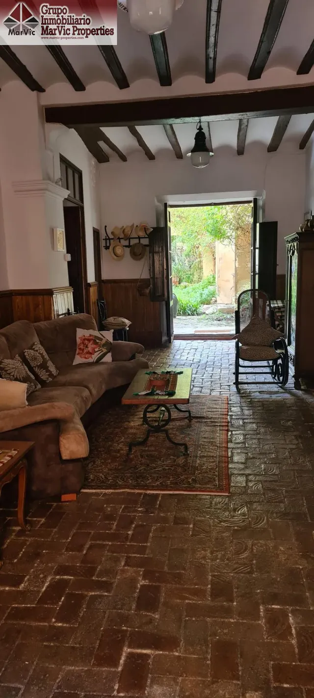 Amplia Casa Reformada en Sella con Piscina y Chimenea — 18