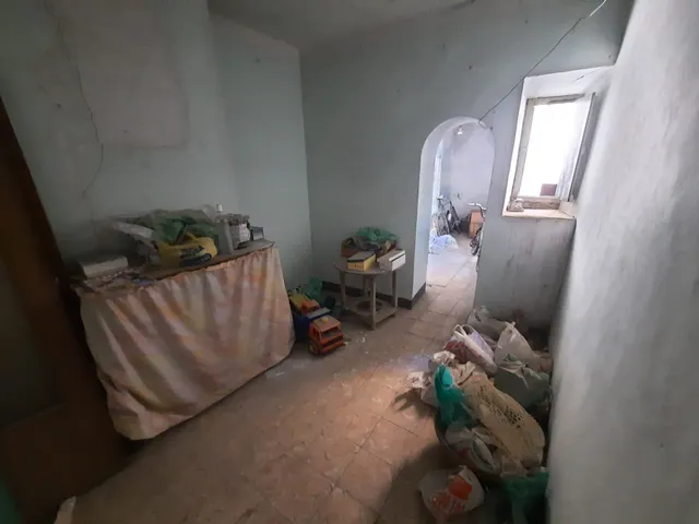 CASA CON PLANTA BAJA, PRIMERA ALTURA Y CAMARAS — 21