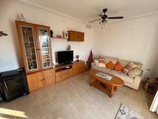 Amplia Propiedad de 3 habitaciones con Vistas a la Montaña — 9