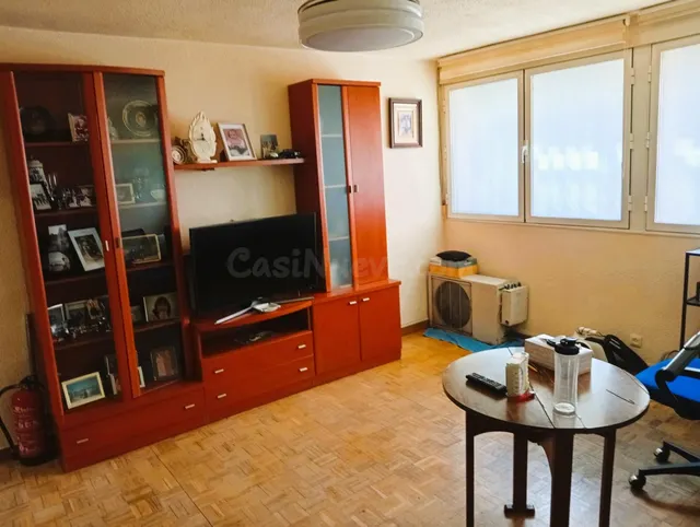 Acogedor piso en venta en Vinateros, Madrid — 3