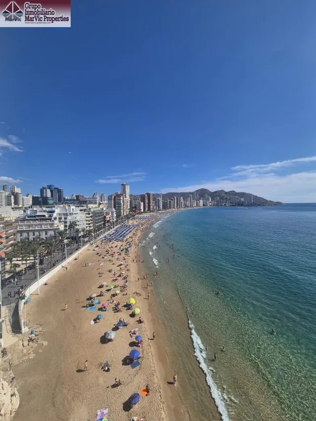 Primerísima línea de la playa de levante, Benidorm! — 8
