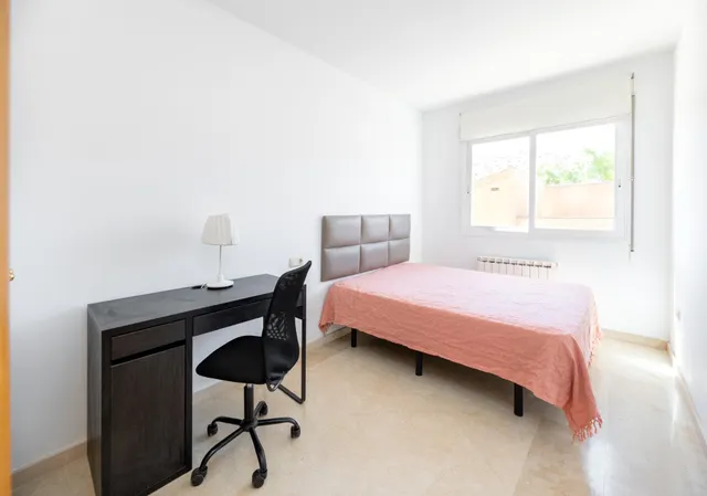 Casa Adosada Ideal en Urbanización con Piscina — 16