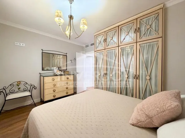 VIVIENDA ADOSADA CON PISCINA PRIVADA — 25