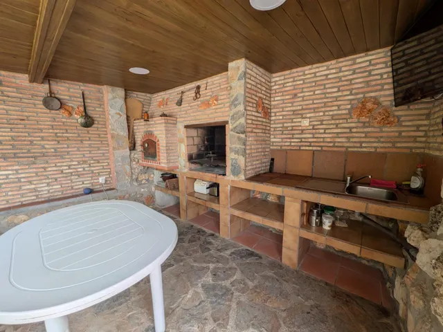 CHALET INDEPENDENTE CON PISCINA — 34
