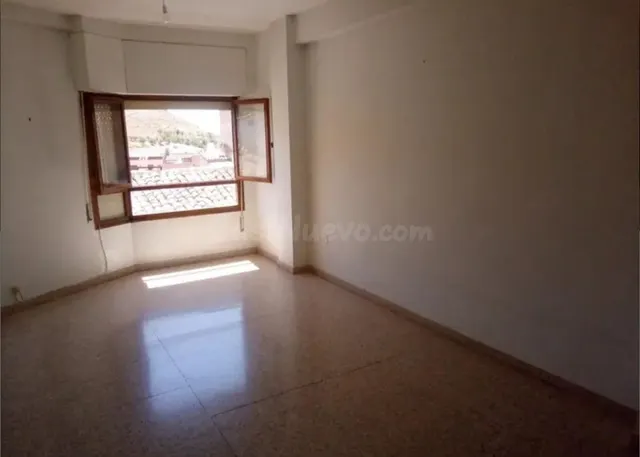VIVIENDA DE 3 DORMITORIOS CON EXCELENTES VISTAS Y MUY CENTRI - foto 3