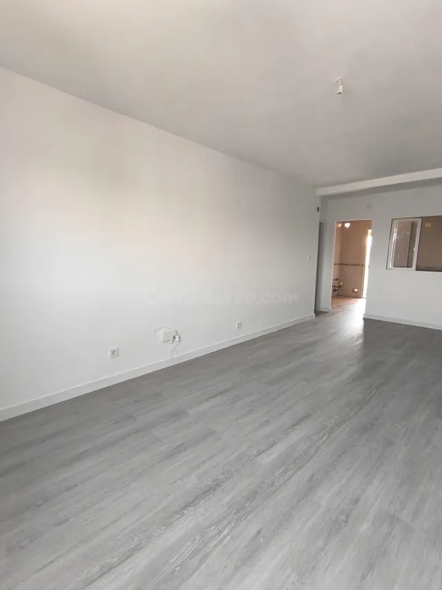 INMOBILIARIA CARVALLO VENDE EN EXCLUSIVA PISO SEMIREFORMADO  - foto 3