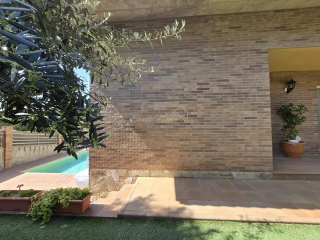 Casa impecable con privacidad, piscina y vistas panorámicas — 7
