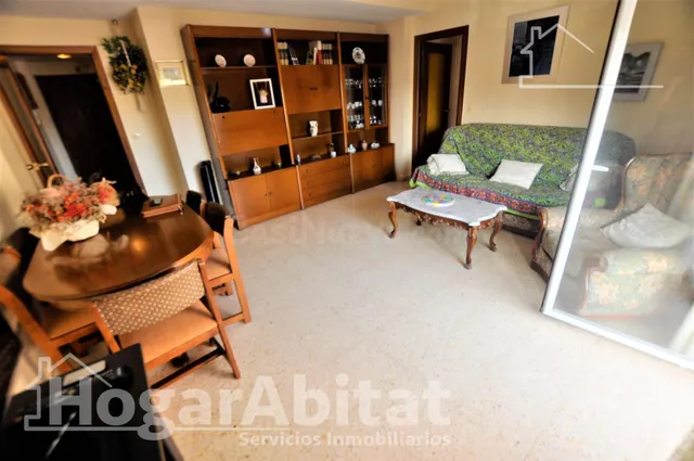 ¡EN BUENA ZONA! AMPLIO, BONITO Y LUMINOSO CON BALCÓN, TODO A - foto 3