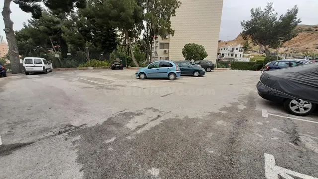 Apartamento reformado con piscina y parking comunitario — 39