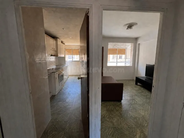 Piso para reformar en La Almozara - foto 2