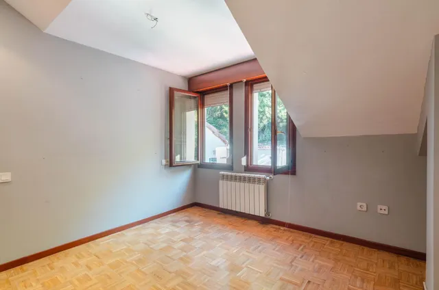 PRECIOSO PISO EN OLLONIEGO A TAN SÓLO 10 MINUTOS DE OVIEDO — 16