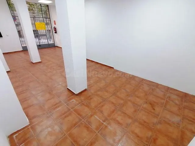 LOCAL COMERCIAL en Pleno Centro de Cáceres, Zona CANOVAS - M - foto 3
