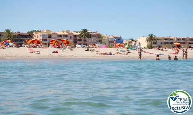 GRAN RESERVA – Apartamento reformado con licencia turística a 75 m de la playa — 30