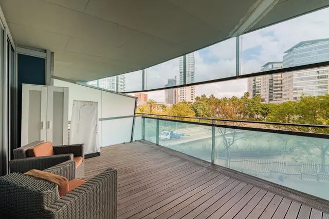 PISO CON VISTA AL MAR — 20