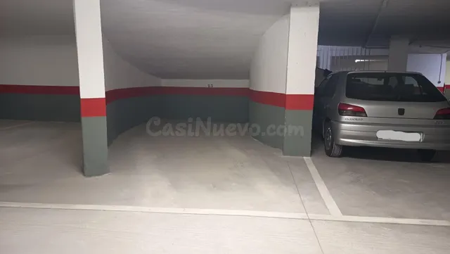 Se vende Cochera en la Plaza Emilio Luque - foto 4