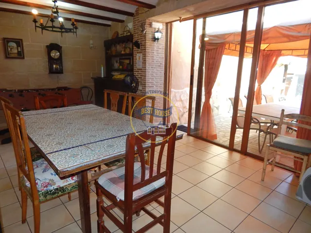 OPORTUNIDAD, CASA REFORMADA CON PISCINA Y OTRAS COMODIDADES. — 21