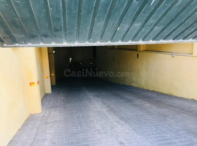 Se vende Plaza de Garaje cerrada en Edificio Aurora II — 2