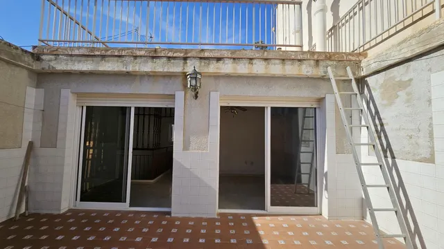 Se Vende Casa de Tres Plantas con garaje doble y trastero. — 9