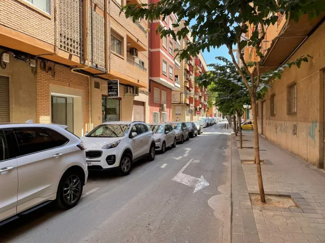 LOCAL COMERCIAL 363M2 CON PLAZA DE GARAJE JUNTO A RENFE — 5