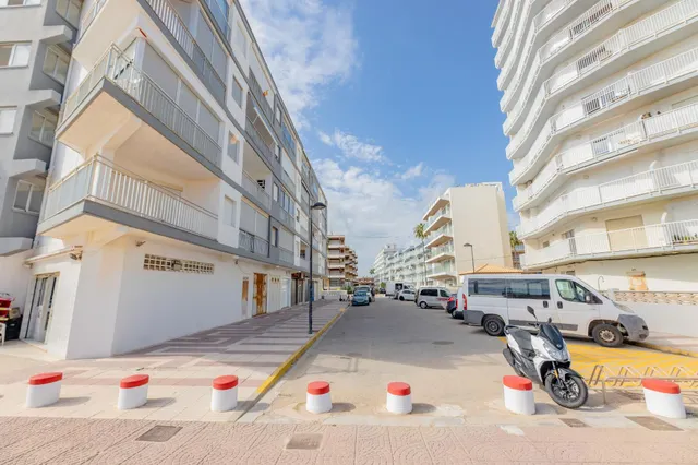 LUMINOSO APARTAMENTO CON VISTAS AL MAR A LA PLAYA DE DAIMÚS. — 20