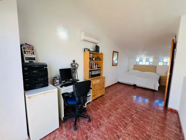 Chalet adosado de 3 dormitorios con garaje y piscina comunitaria en Playa Flamenca — 19